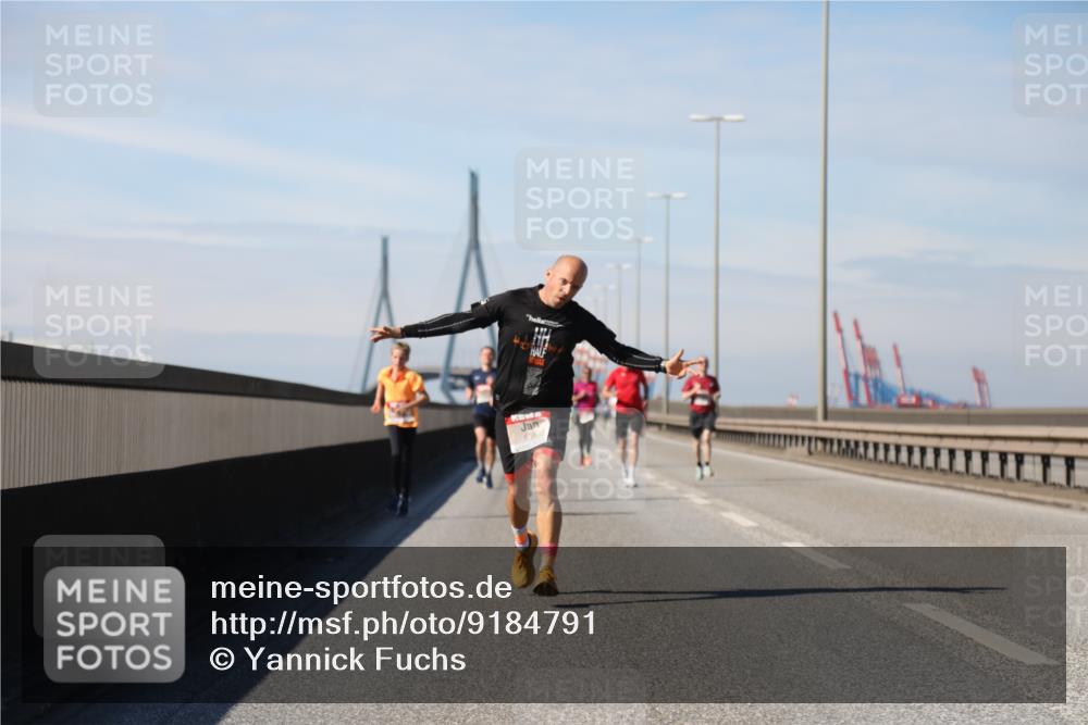 03.10.2025 - Köhlbrandbrückenlauf Yannick Fuchs http://msf.ph/oto/9184791 03.10.2025 11:41:37 Position 3  meine-sportfotos.de