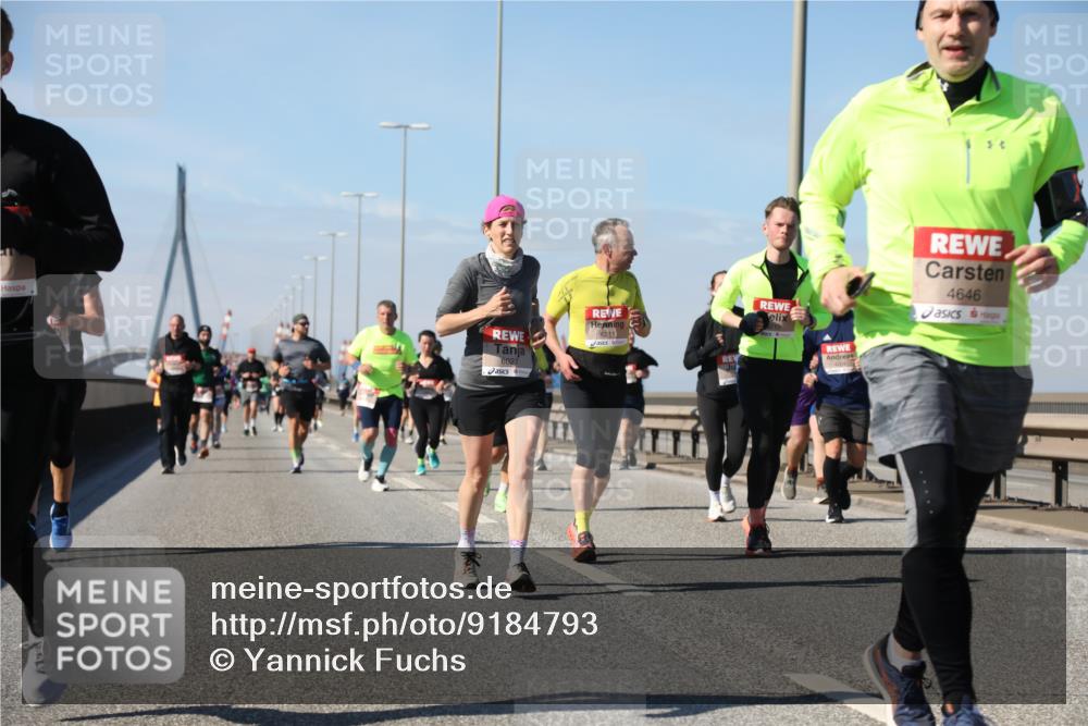 03.10.2025 - Köhlbrandbrückenlauf Yannick Fuchs http://msf.ph/oto/9184793 03.10.2025 12:02:42 Position 3 6211, 6027, 4646 meine-sportfotos.de