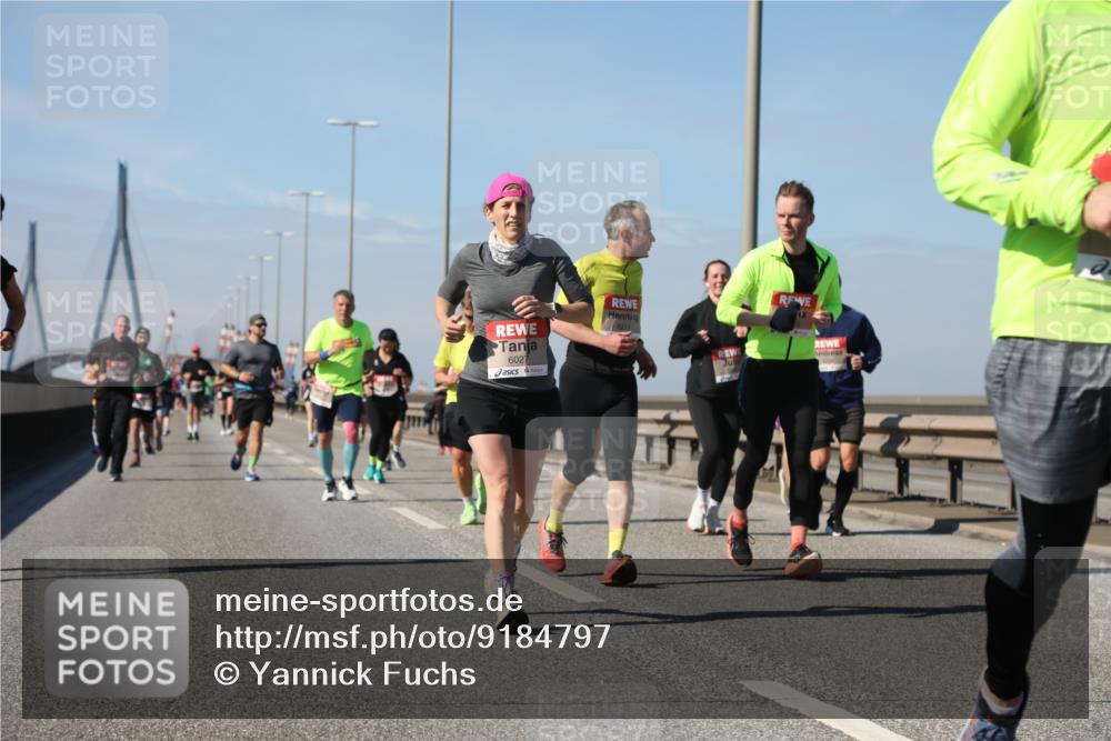 03.10.2025 - Köhlbrandbrückenlauf Yannick Fuchs http://msf.ph/oto/9184797 03.10.2025 12:02:43 Position 3 6027 meine-sportfotos.de