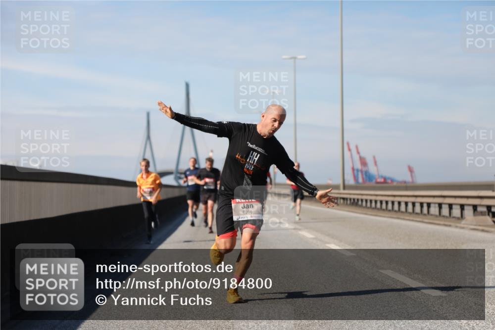 03.10.2025 - Köhlbrandbrückenlauf Yannick Fuchs http://msf.ph/oto/9184800 03.10.2025 11:41:37 Position 3 6266 meine-sportfotos.de