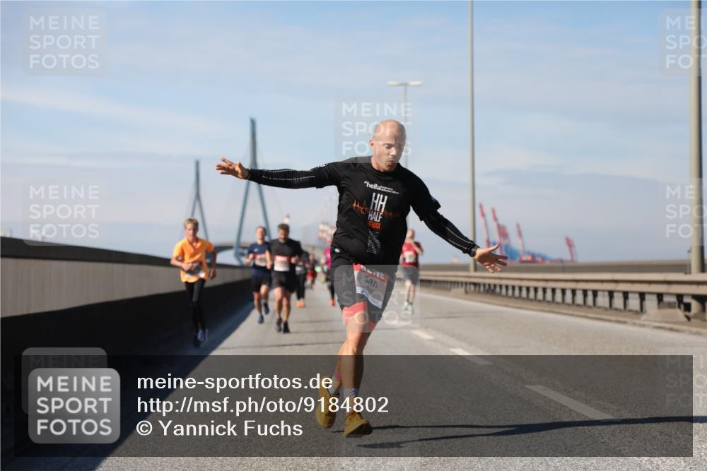 03.10.2025 - Köhlbrandbrückenlauf Yannick Fuchs http://msf.ph/oto/9184802 03.10.2025 11:41:38 Position 3  meine-sportfotos.de