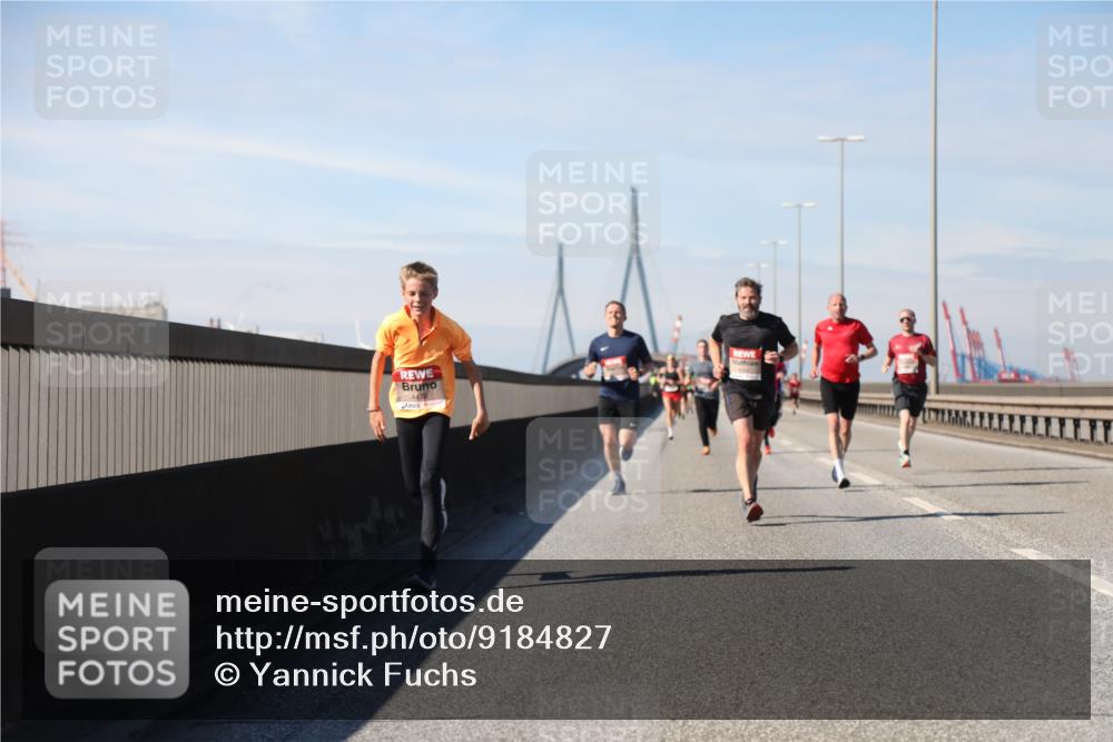 03.10.2025 - Köhlbrandbrückenlauf Yannick Fuchs http://msf.ph/oto/9184827 03.10.2025 11:41:40 Position 3 4478 meine-sportfotos.de