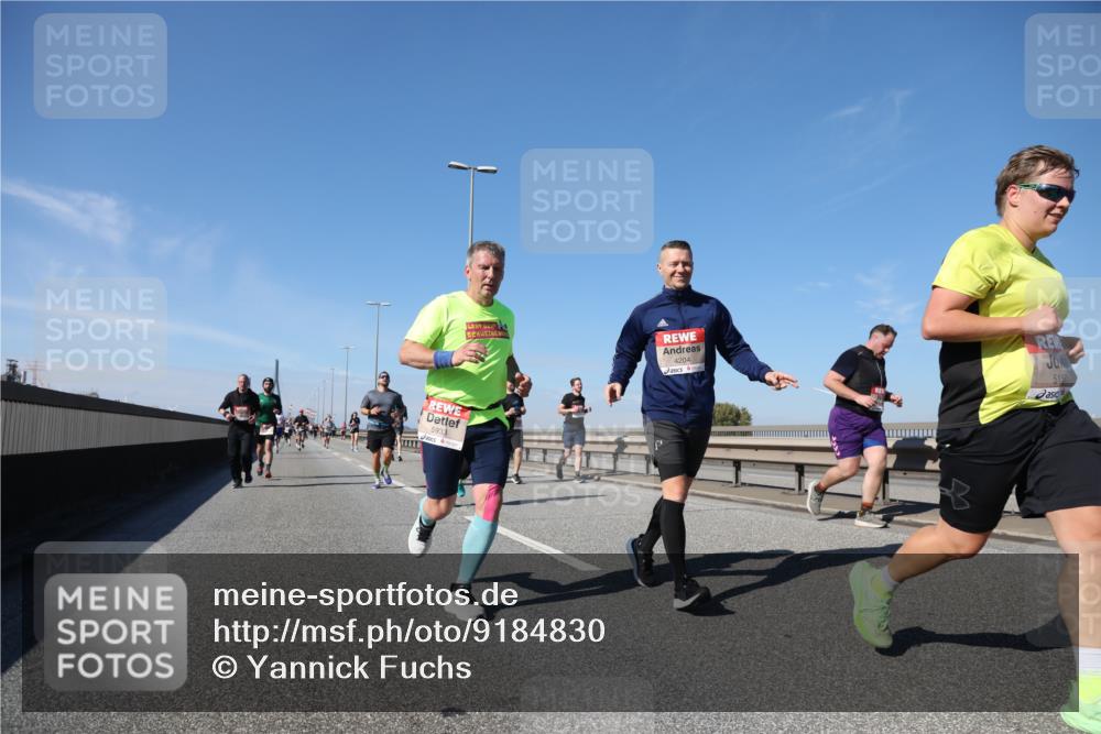 03.10.2025 - Köhlbrandbrückenlauf Yannick Fuchs http://msf.ph/oto/9184830 03.10.2025 12:02:49 Position 3 5933, 4204, 5150 meine-sportfotos.de