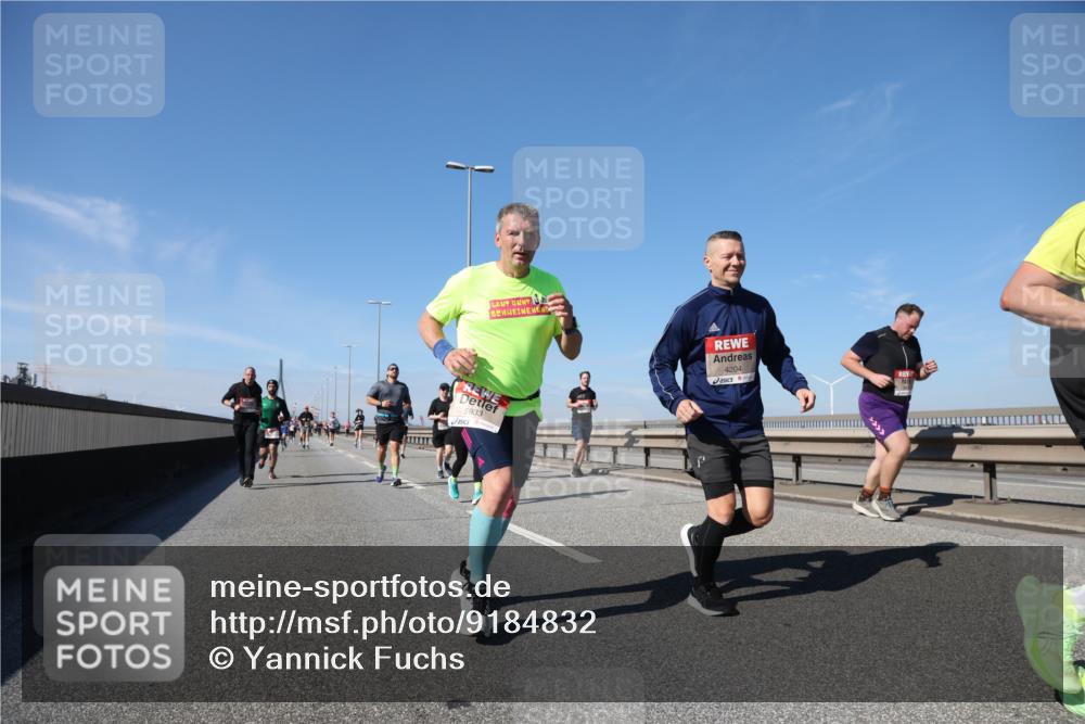 03.10.2025 - Köhlbrandbrückenlauf Yannick Fuchs http://msf.ph/oto/9184832 03.10.2025 12:02:49 Position 3 5933, 4204 meine-sportfotos.de