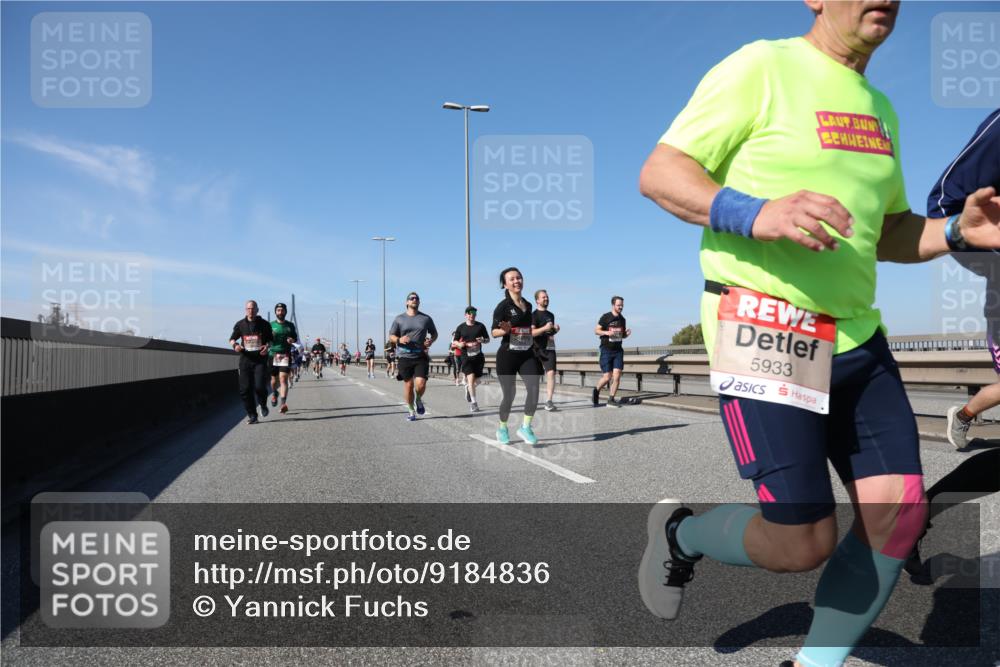03.10.2025 - Köhlbrandbrückenlauf Yannick Fuchs http://msf.ph/oto/9184836 03.10.2025 12:02:49 Position 3 5933 meine-sportfotos.de