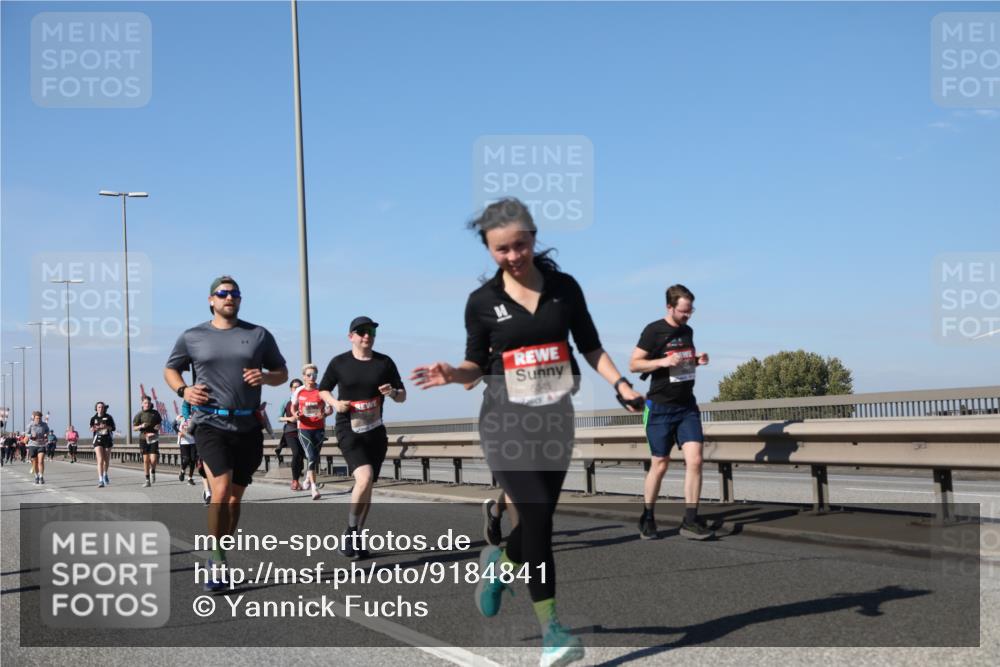 03.10.2025 - Köhlbrandbrückenlauf Yannick Fuchs http://msf.ph/oto/9184841 03.10.2025 12:02:50 Position 3  meine-sportfotos.de