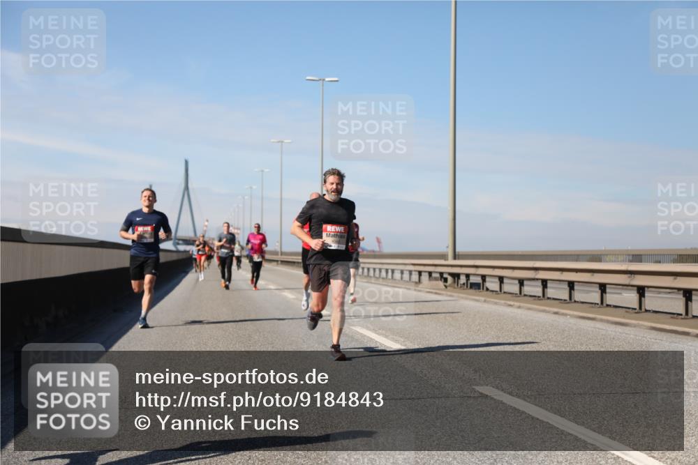 03.10.2025 - Köhlbrandbrückenlauf Yannick Fuchs http://msf.ph/oto/9184843 03.10.2025 11:41:42 Position 3 4042 meine-sportfotos.de