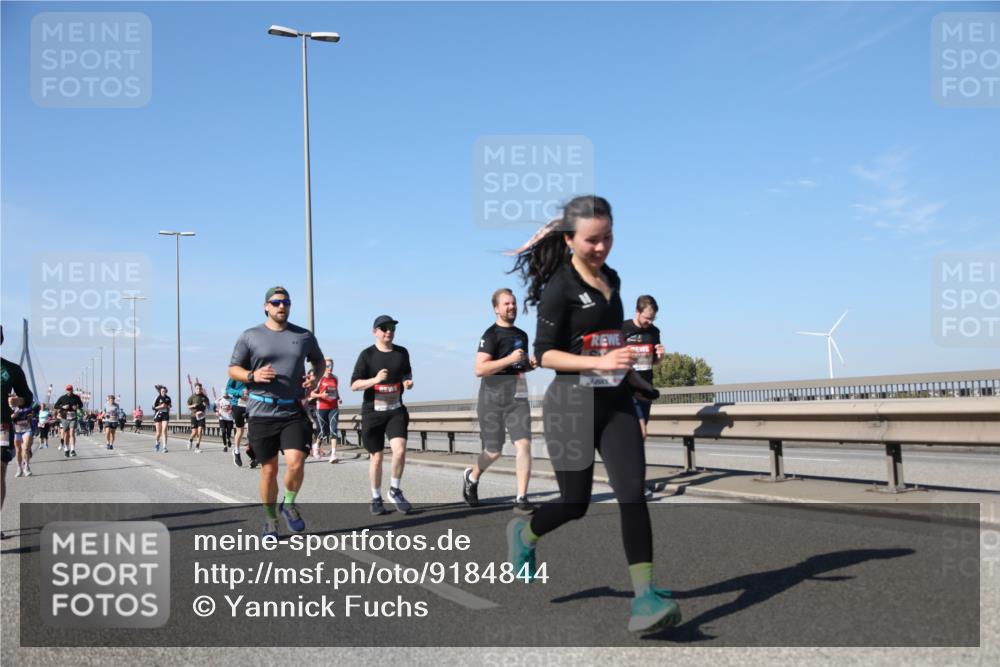 03.10.2025 - Köhlbrandbrückenlauf Yannick Fuchs http://msf.ph/oto/9184844 03.10.2025 12:02:50 Position 3  meine-sportfotos.de