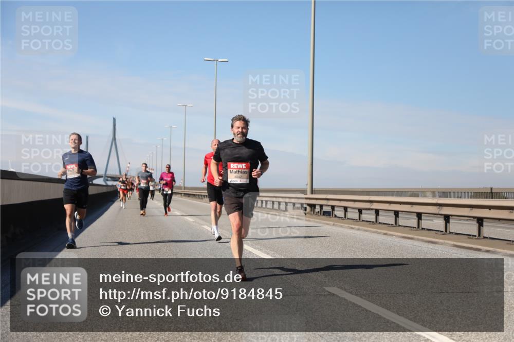 03.10.2025 - Köhlbrandbrückenlauf Yannick Fuchs http://msf.ph/oto/9184845 03.10.2025 11:41:42 Position 3 4042 meine-sportfotos.de