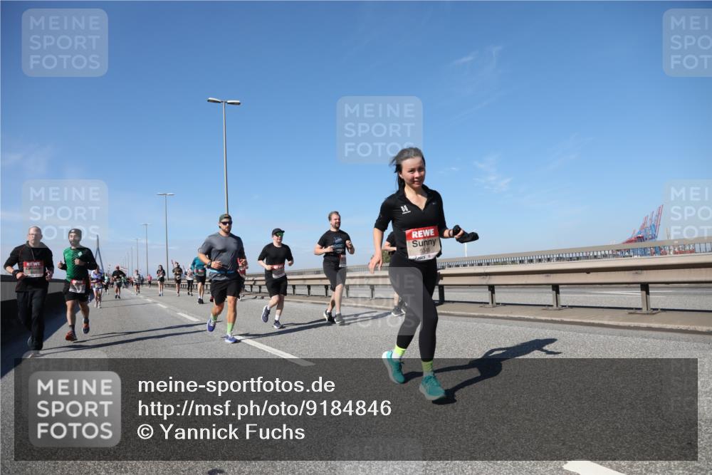 03.10.2025 - Köhlbrandbrückenlauf Yannick Fuchs http://msf.ph/oto/9184846 03.10.2025 12:02:50 Position 3  meine-sportfotos.de