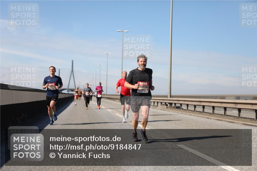 03.10.2025 - Köhlbrandbrückenlauf Yannick Fuchs http://msf.ph/oto/9184847 03.10.2025 11:41:42 Position 3 4042 meine-sportfotos.de