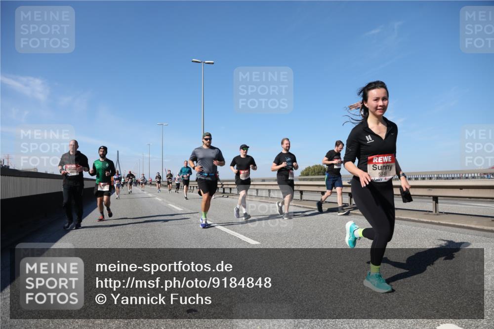 03.10.2025 - Köhlbrandbrückenlauf Yannick Fuchs http://msf.ph/oto/9184848 03.10.2025 12:02:51 Position 3 5345 meine-sportfotos.de
