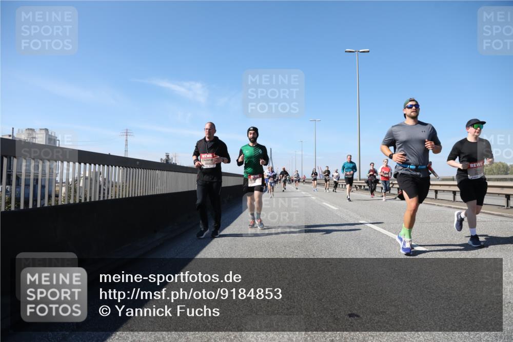 03.10.2025 - Köhlbrandbrückenlauf Yannick Fuchs http://msf.ph/oto/9184853 03.10.2025 12:02:51 Position 3  meine-sportfotos.de