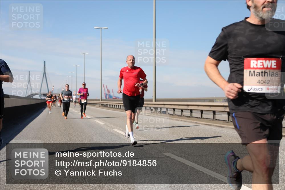 03.10.2025 - Köhlbrandbrückenlauf Yannick Fuchs http://msf.ph/oto/9184856 03.10.2025 11:41:44 Position 3 4042 meine-sportfotos.de