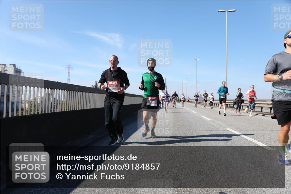 03.10.2025 - Köhlbrandbrückenlauf Yannick Fuchs http://msf.ph/oto/9184857 03.10.2025 12:02:52 Position 3 4903 meine-sportfotos.de