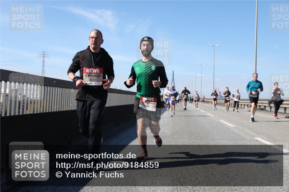 03.10.2025 - Köhlbrandbrückenlauf Yannick Fuchs http://msf.ph/oto/9184859 03.10.2025 12:02:52 Position 3 4903, 6480 meine-sportfotos.de