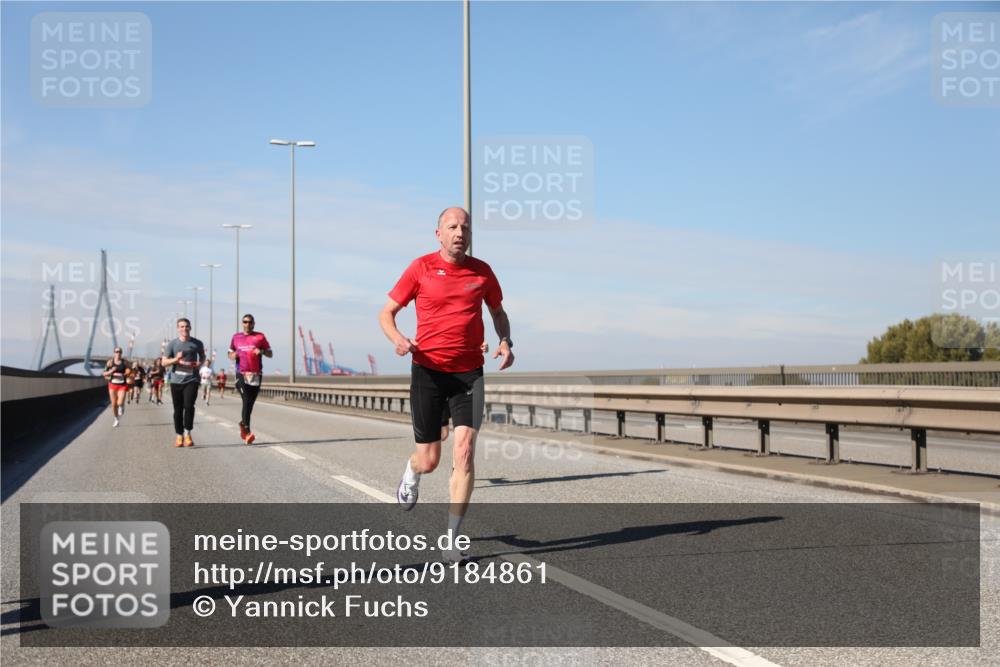 03.10.2025 - Köhlbrandbrückenlauf Yannick Fuchs http://msf.ph/oto/9184861 03.10.2025 11:41:44 Position 3  meine-sportfotos.de