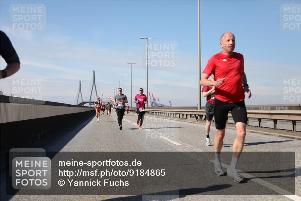 03.10.2025 - Köhlbrandbrückenlauf Yannick Fuchs http://msf.ph/oto/9184865 03.10.2025 11:41:45 Position 3  meine-sportfotos.de