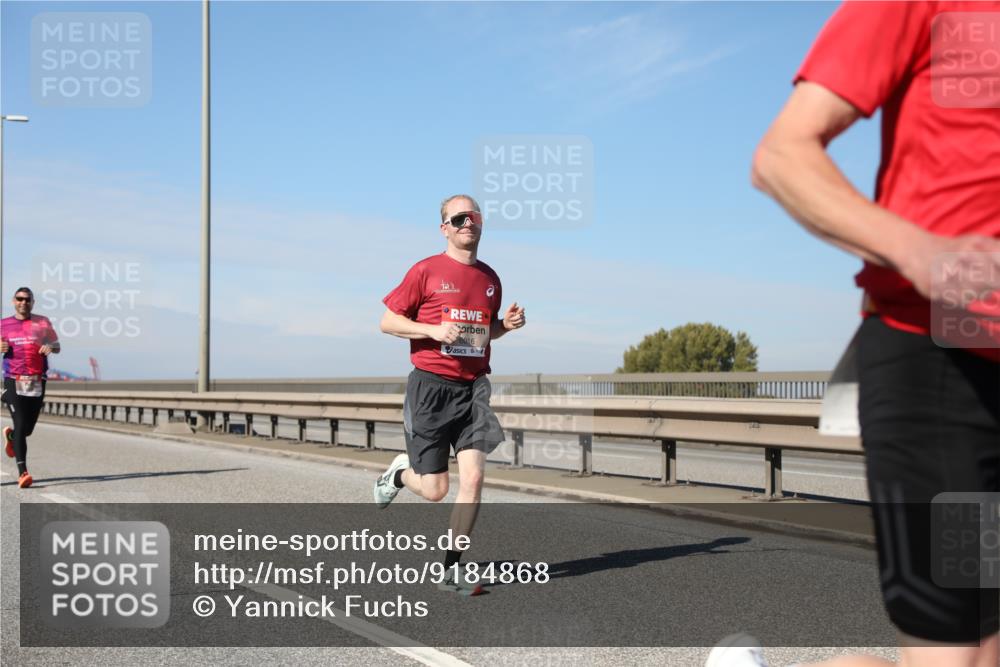 03.10.2025 - Köhlbrandbrückenlauf Yannick Fuchs http://msf.ph/oto/9184868 03.10.2025 11:41:45 Position 3 6016 meine-sportfotos.de