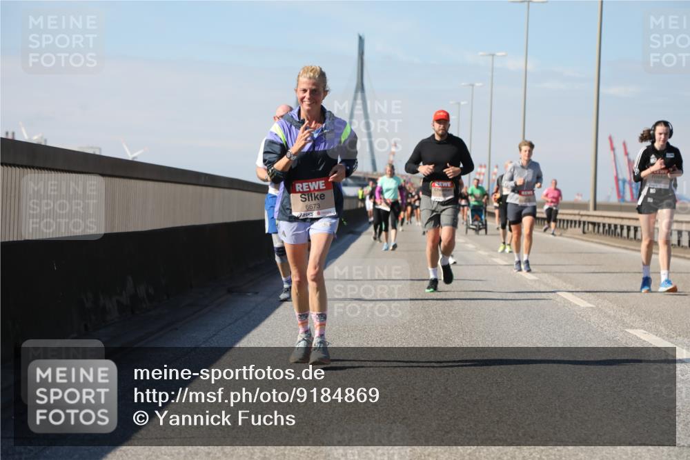 03.10.2025 - Köhlbrandbrückenlauf Yannick Fuchs http://msf.ph/oto/9184869 03.10.2025 12:02:54 Position 3 6673 meine-sportfotos.de