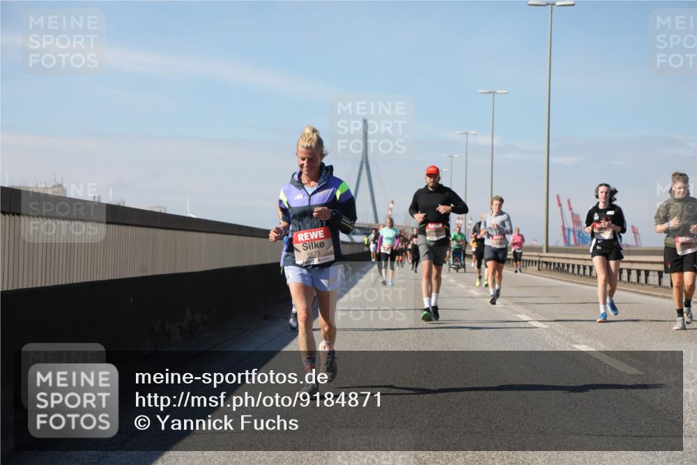 03.10.2025 - Köhlbrandbrückenlauf Yannick Fuchs http://msf.ph/oto/9184871 03.10.2025 12:02:55 Position 3 6673 meine-sportfotos.de