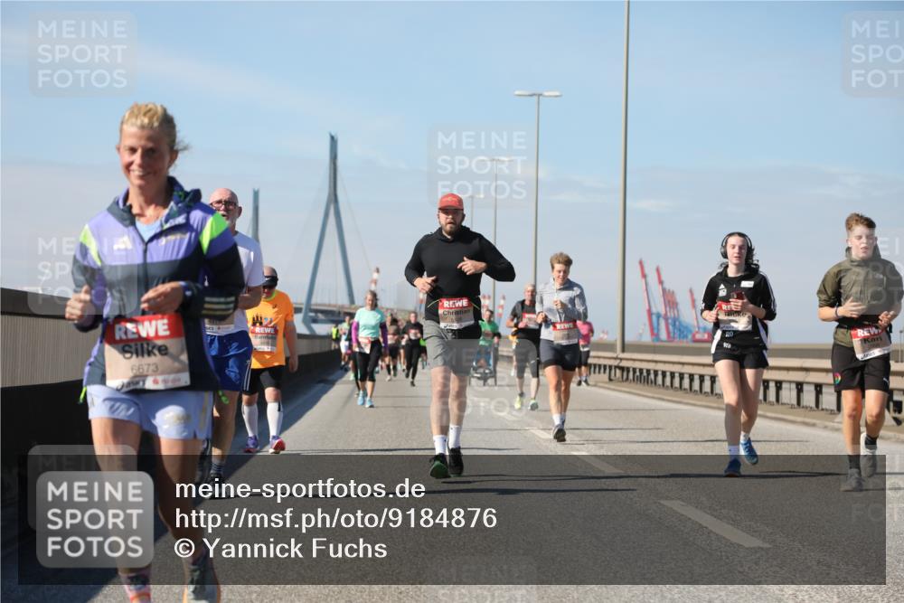 03.10.2025 - Köhlbrandbrückenlauf Yannick Fuchs http://msf.ph/oto/9184876 03.10.2025 12:02:55 Position 3 6673, 4875 meine-sportfotos.de