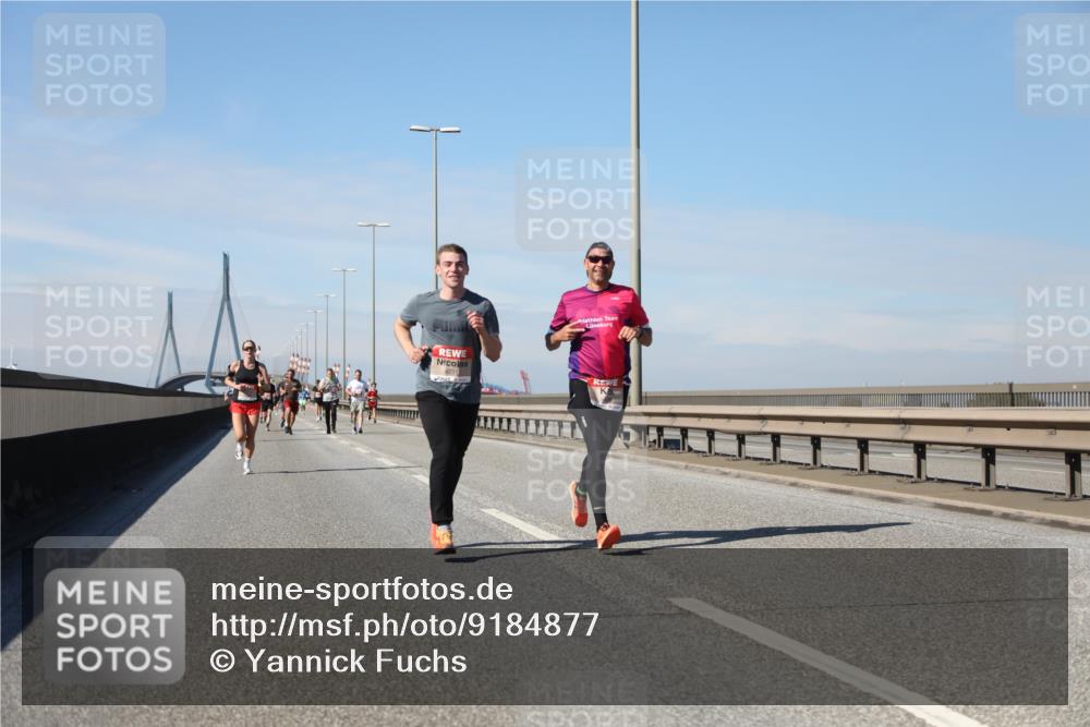 03.10.2025 - Köhlbrandbrückenlauf Yannick Fuchs http://msf.ph/oto/9184877 03.10.2025 11:41:47 Position 3 4231 meine-sportfotos.de