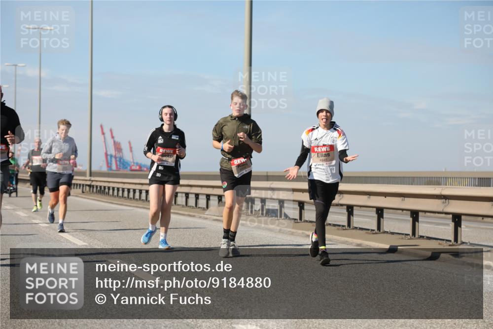 03.10.2025 - Köhlbrandbrückenlauf Yannick Fuchs http://msf.ph/oto/9184880 03.10.2025 12:02:56 Position 3 4945 meine-sportfotos.de