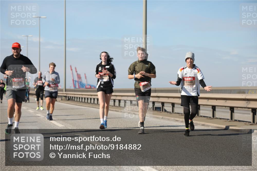 03.10.2025 - Köhlbrandbrückenlauf Yannick Fuchs http://msf.ph/oto/9184882 03.10.2025 12:02:56 Position 3 4945 meine-sportfotos.de