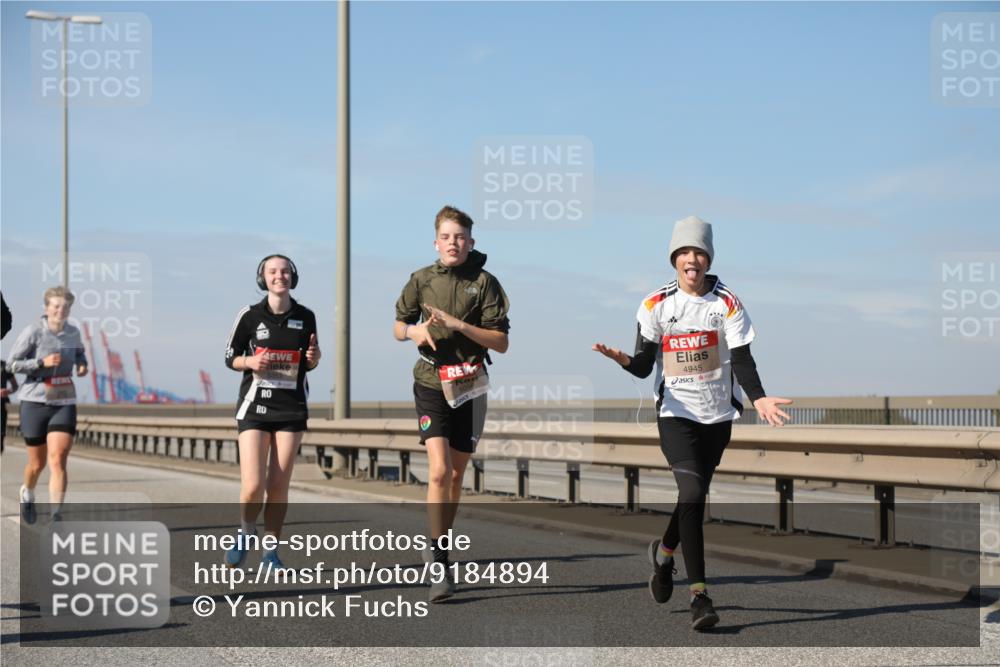 03.10.2025 - Köhlbrandbrückenlauf Yannick Fuchs http://msf.ph/oto/9184894 03.10.2025 12:02:57 Position 3 4945 meine-sportfotos.de