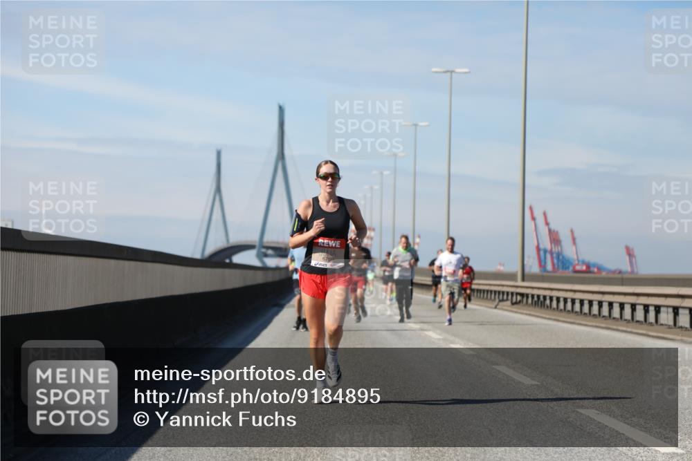 03.10.2025 - Köhlbrandbrückenlauf Yannick Fuchs http://msf.ph/oto/9184895 03.10.2025 11:41:49 Position 3 6769 meine-sportfotos.de