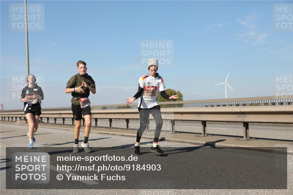 03.10.2025 - Köhlbrandbrückenlauf Yannick Fuchs http://msf.ph/oto/9184903 03.10.2025 12:02:58 Position 3 4945 meine-sportfotos.de