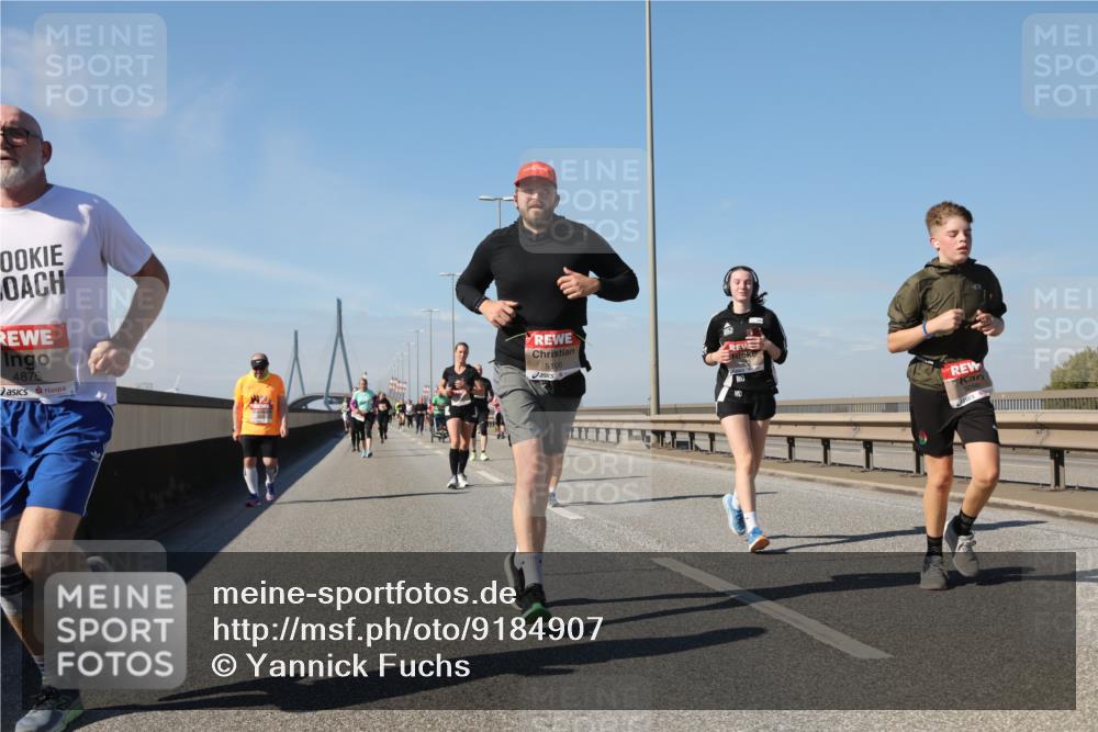 03.10.2025 - Köhlbrandbrückenlauf Yannick Fuchs http://msf.ph/oto/9184907 03.10.2025 12:02:59 Position 3 4875, 5106 meine-sportfotos.de