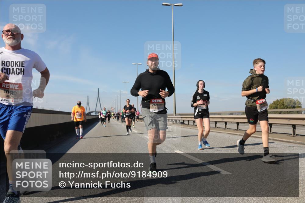 03.10.2025 - Köhlbrandbrückenlauf Yannick Fuchs http://msf.ph/oto/9184909 03.10.2025 12:02:59 Position 3 4875, 5106 meine-sportfotos.de