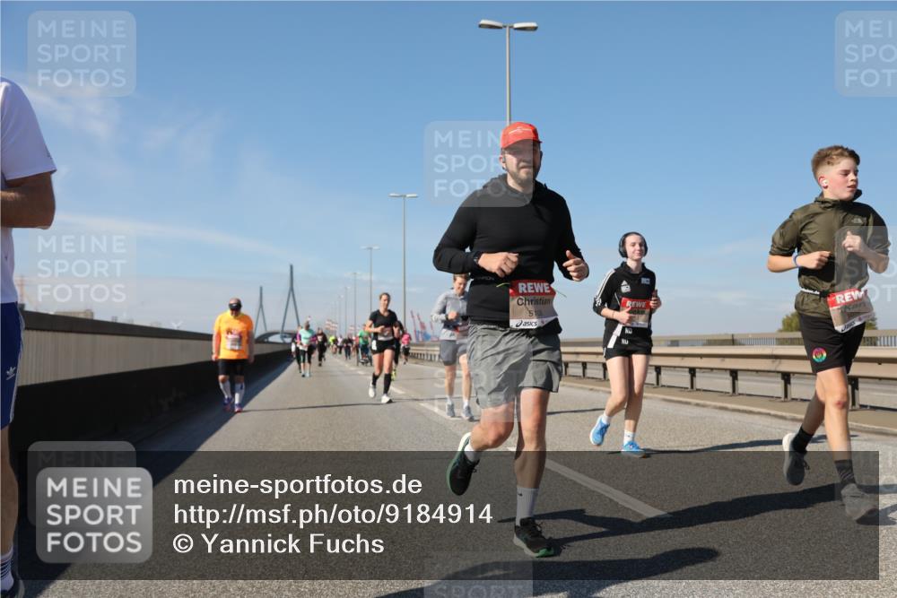 03.10.2025 - Köhlbrandbrückenlauf Yannick Fuchs http://msf.ph/oto/9184914 03.10.2025 12:02:59 Position 3 5106, 5056 meine-sportfotos.de