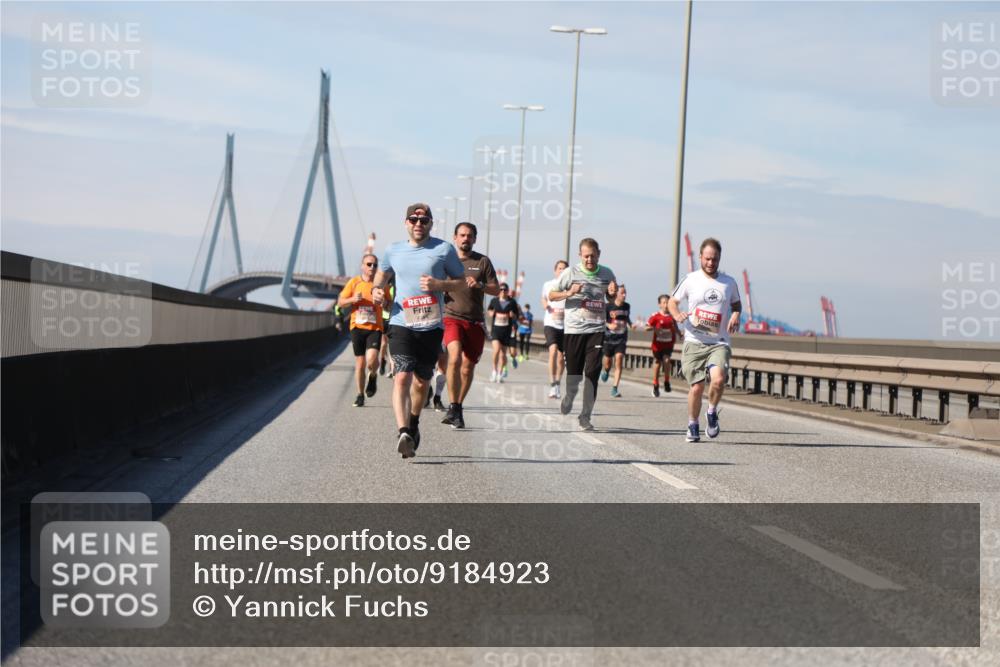 03.10.2025 - Köhlbrandbrückenlauf Yannick Fuchs http://msf.ph/oto/9184923 03.10.2025 11:41:52 Position 3 4084 meine-sportfotos.de