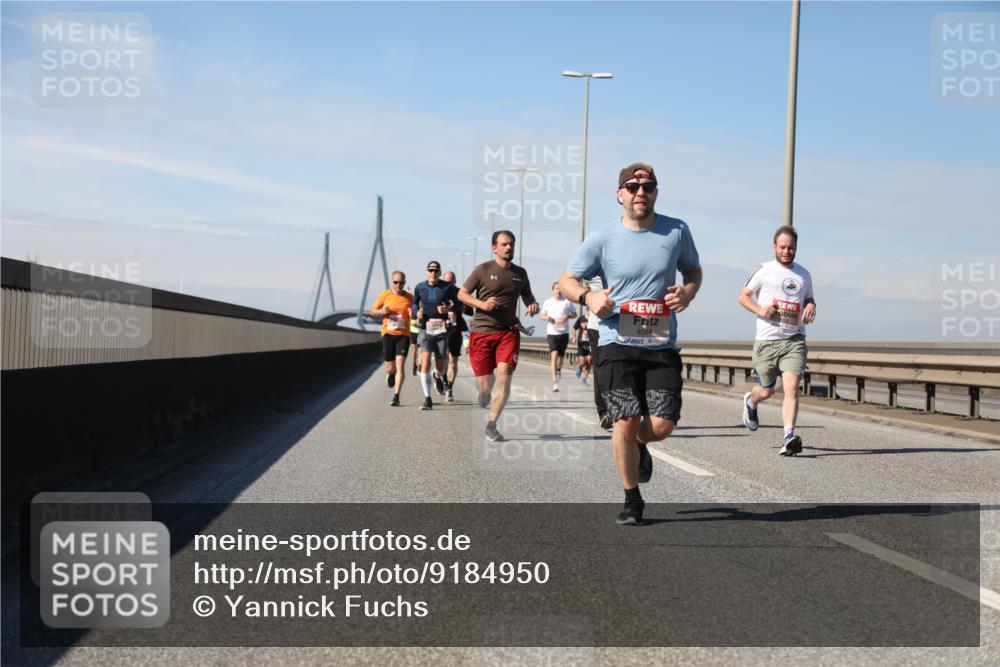 03.10.2025 - Köhlbrandbrückenlauf Yannick Fuchs http://msf.ph/oto/9184950 03.10.2025 11:41:55 Position 3 4054 meine-sportfotos.de