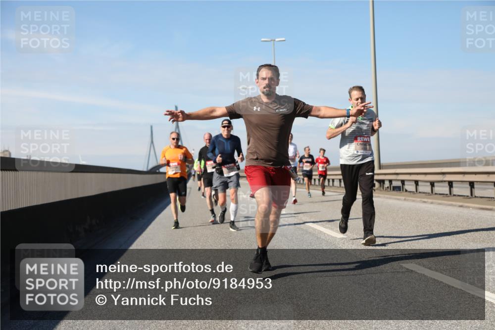 03.10.2025 - Köhlbrandbrückenlauf Yannick Fuchs http://msf.ph/oto/9184953 03.10.2025 11:41:57 Position 3  meine-sportfotos.de