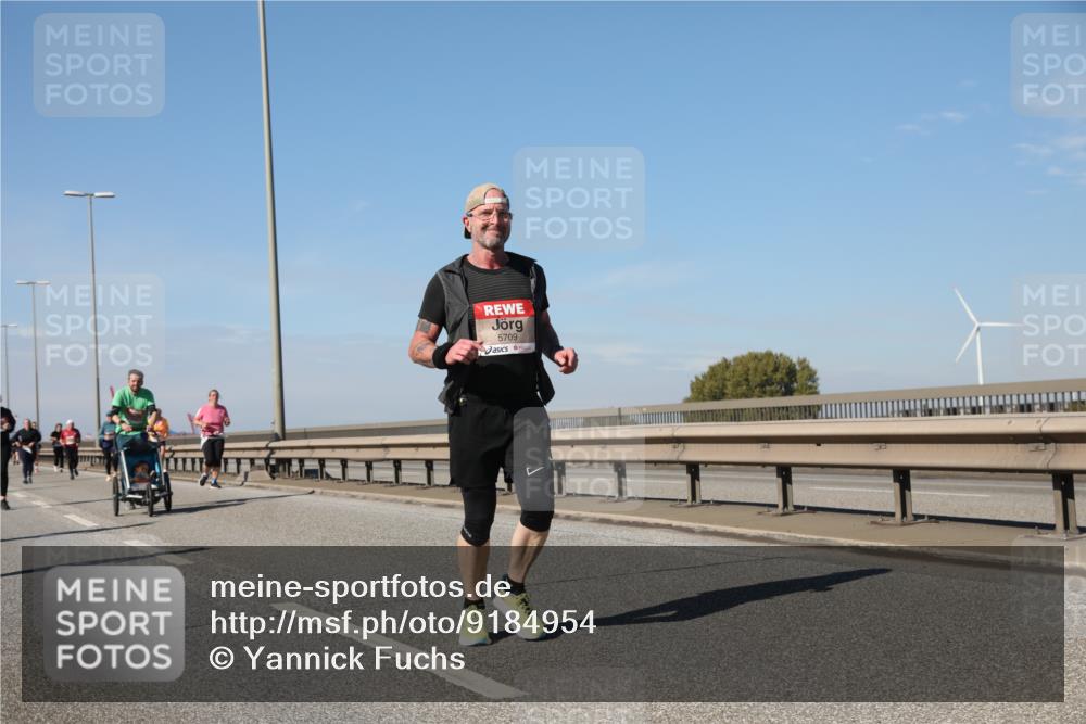 03.10.2025 - Köhlbrandbrückenlauf Yannick Fuchs http://msf.ph/oto/9184954 03.10.2025 12:03:06 Position 3 5709 meine-sportfotos.de