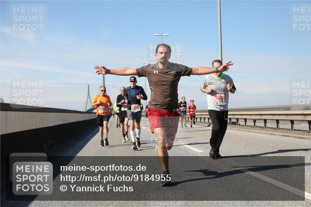 03.10.2025 - Köhlbrandbrückenlauf Yannick Fuchs http://msf.ph/oto/9184955 03.10.2025 11:41:57 Position 3 4105 meine-sportfotos.de
