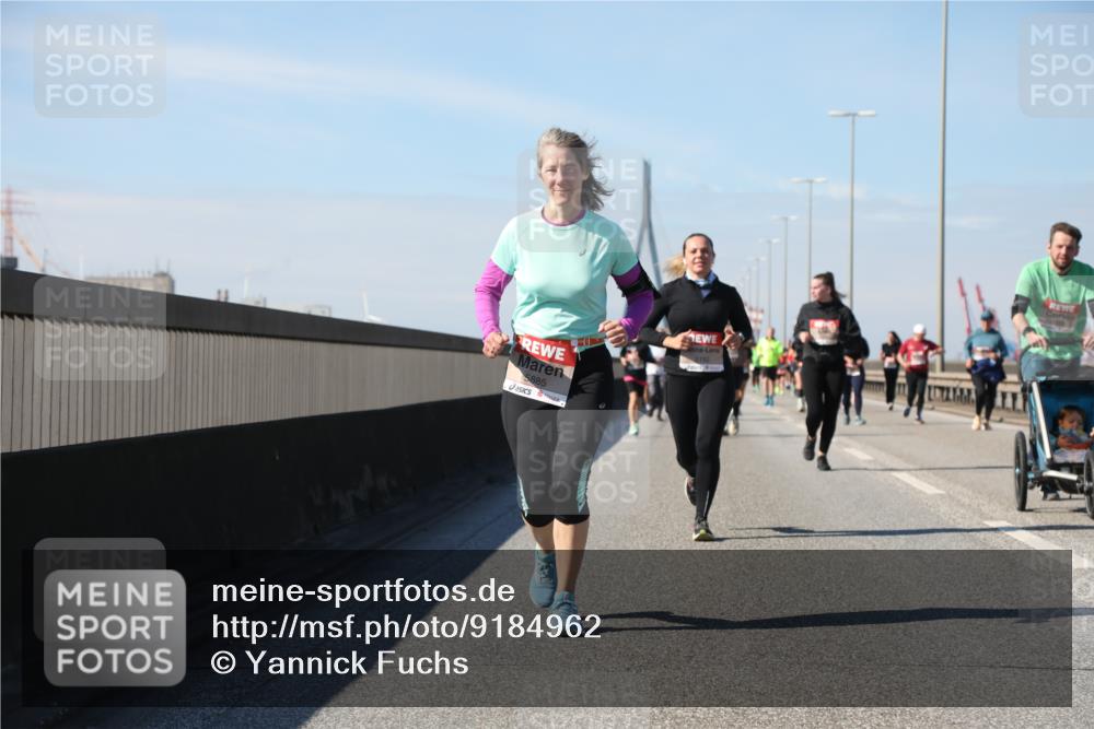 03.10.2025 - Köhlbrandbrückenlauf Yannick Fuchs http://msf.ph/oto/9184962 03.10.2025 12:03:07 Position 3 5885 meine-sportfotos.de