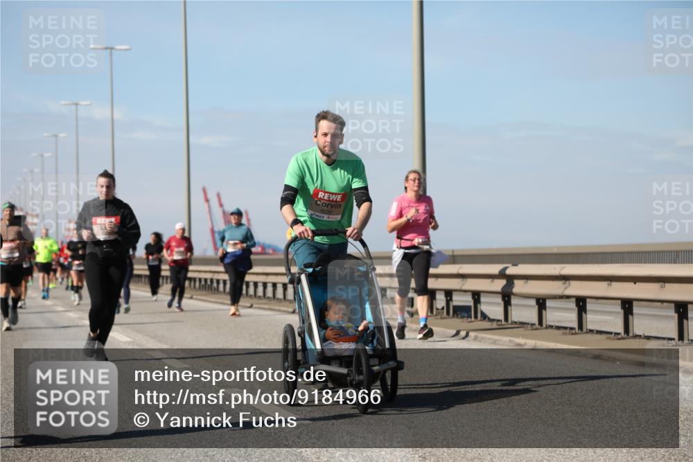 03.10.2025 - Köhlbrandbrückenlauf Yannick Fuchs http://msf.ph/oto/9184966 03.10.2025 12:03:08 Position 3 4239 meine-sportfotos.de