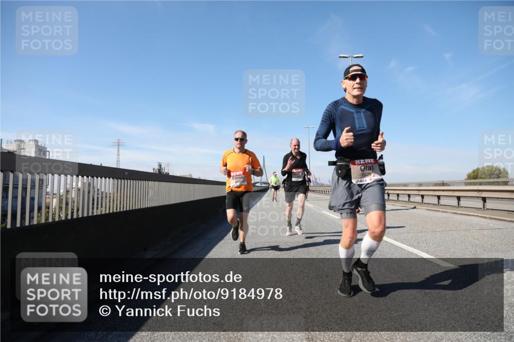 03.10.2025 - Köhlbrandbrückenlauf Yannick Fuchs http://msf.ph/oto/9184978 03.10.2025 11:41:59 Position 3 4097, 6629 meine-sportfotos.de