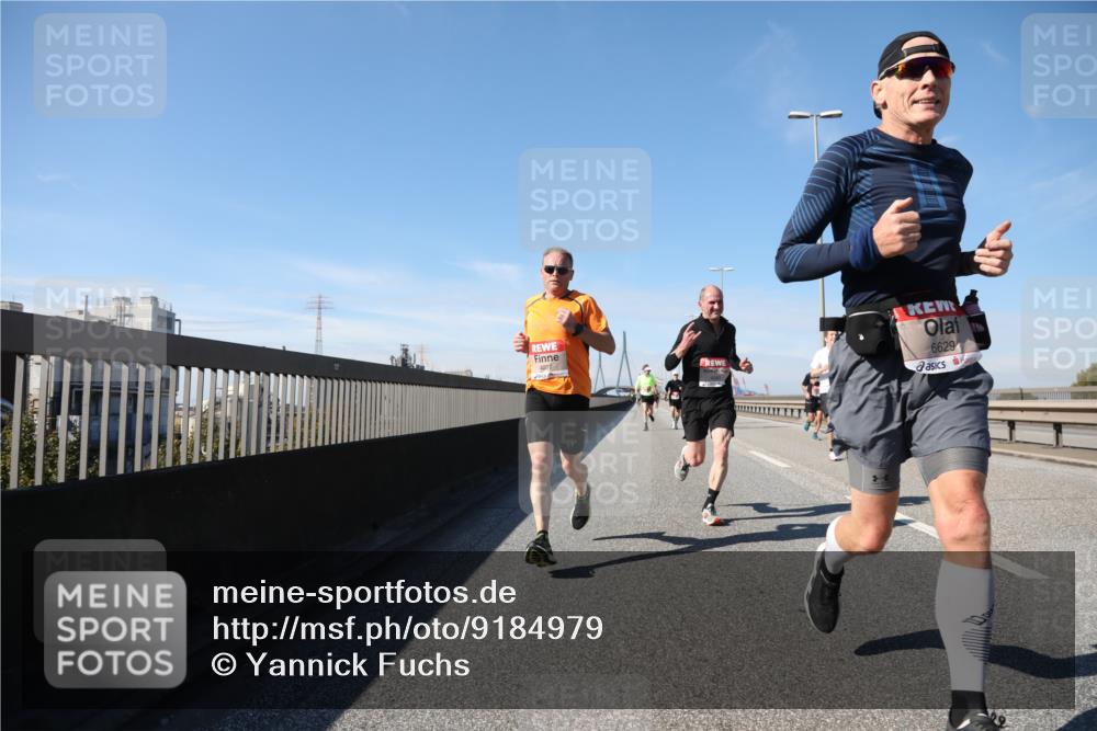 03.10.2025 - Köhlbrandbrückenlauf Yannick Fuchs http://msf.ph/oto/9184979 03.10.2025 11:41:59 Position 3 4037, 6629 meine-sportfotos.de