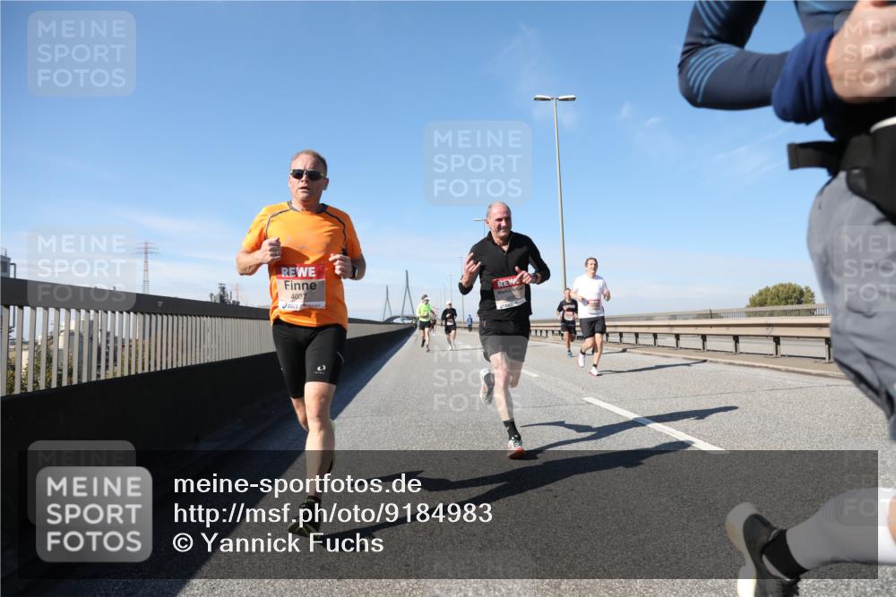 03.10.2025 - Köhlbrandbrückenlauf Yannick Fuchs http://msf.ph/oto/9184983 03.10.2025 11:41:59 Position 3 4037 meine-sportfotos.de