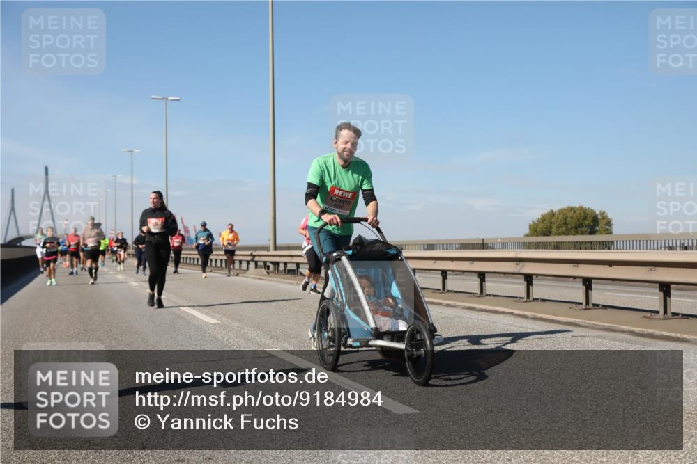 03.10.2025 - Köhlbrandbrückenlauf Yannick Fuchs http://msf.ph/oto/9184984 03.10.2025 12:03:10 Position 3  meine-sportfotos.de