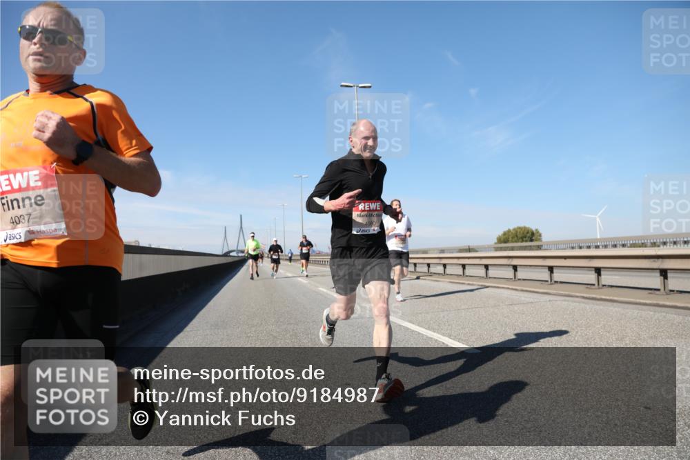 03.10.2025 - Köhlbrandbrückenlauf Yannick Fuchs http://msf.ph/oto/9184987 03.10.2025 11:42:00 Position 3 4037, 4080 meine-sportfotos.de
