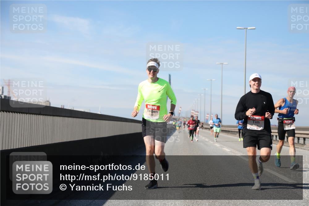 03.10.2025 - Köhlbrandbrückenlauf Yannick Fuchs http://msf.ph/oto/9185011 03.10.2025 11:42:03 Position 3 6519, 6518 meine-sportfotos.de