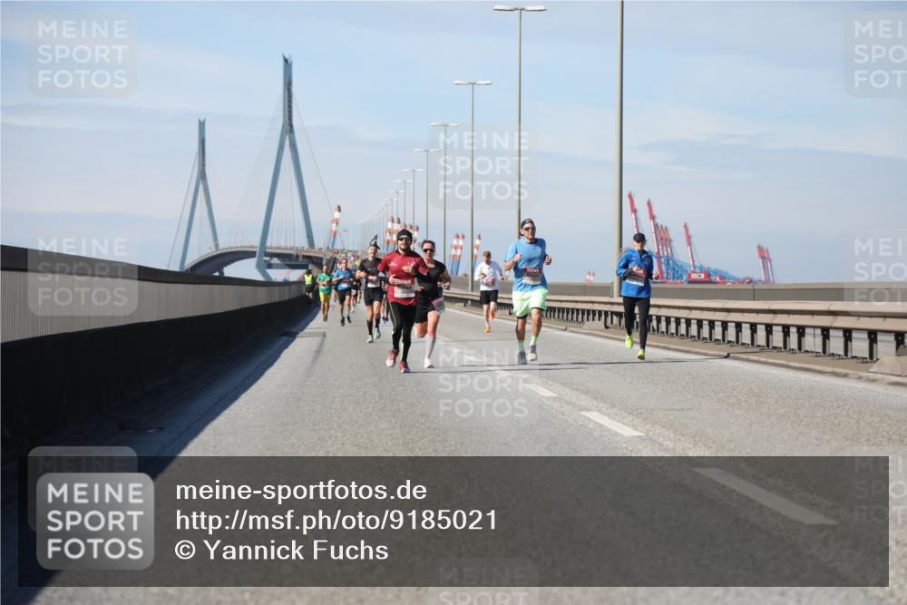 03.10.2025 - Köhlbrandbrückenlauf Yannick Fuchs http://msf.ph/oto/9185021 03.10.2025 11:42:04 Position 3  meine-sportfotos.de