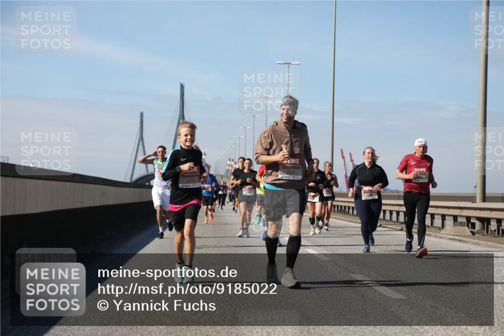03.10.2025 - Köhlbrandbrückenlauf Yannick Fuchs http://msf.ph/oto/9185022 03.10.2025 12:03:14 Position 3 6113, 6114 meine-sportfotos.de